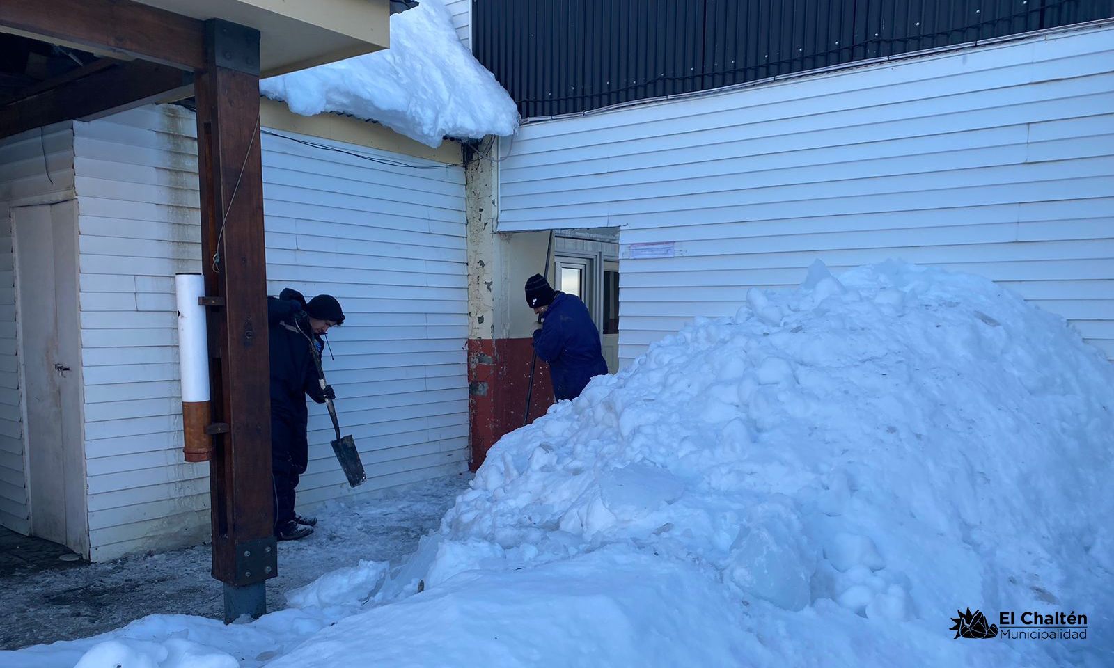 Contin a El Despeje De Nieve Acumulada Municipalidad De El Chalt n Contin a El Despeje De Nieve Acumulada Municipalidad De El Chalt n